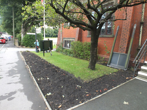 The
                    Barlow flower bed before....